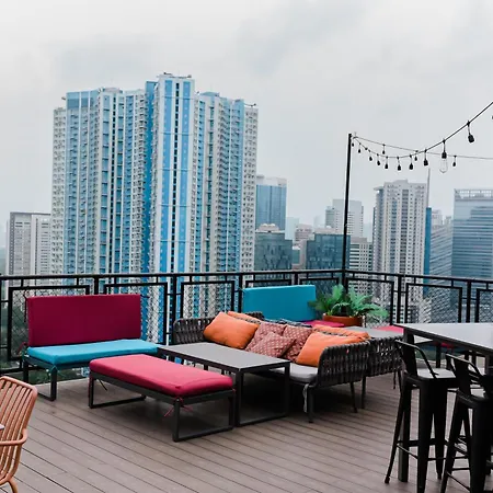 Luxe Suite At Bcct - Bgc'S Prime Studio - Gym, Infinity Pool With Breathtaking Skyline View